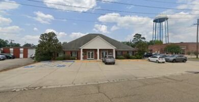 Leach Bobby DDS in Denham Springs