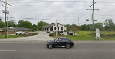 Dr Clint Sandefer DDS in Denham Springs